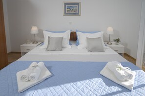 Bedroom,  double bed
