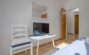 Bedroom, TV set