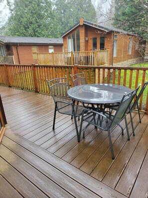 outdoor dining area