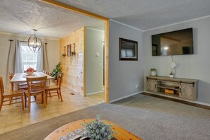 Living Room | Free WiFi