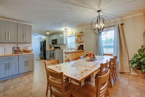 Dining Area | Main Floor