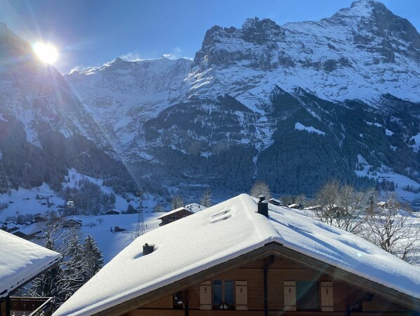 Ciel, Montagne, Neige, Nuage, Blanc, Lumière, La Nature, Pente, Bâtiment, Montagnes Relief