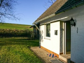 Gebäude, Pflanze, Eigentum, Fenster, Grundstueck, Urban Design, Landschaft, Nachbarschaft, Gras, Freizeit