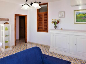 Property, Cabinetry, Building, Azure, Wood, Lighting, Interior Design, Flooring, Comfort, Houseplant
