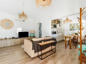 Möbel, Tabelle, Couch, Gebäude, Holz, Interior Design, Haus, Wohnzimmer, Flooring, Fussboden