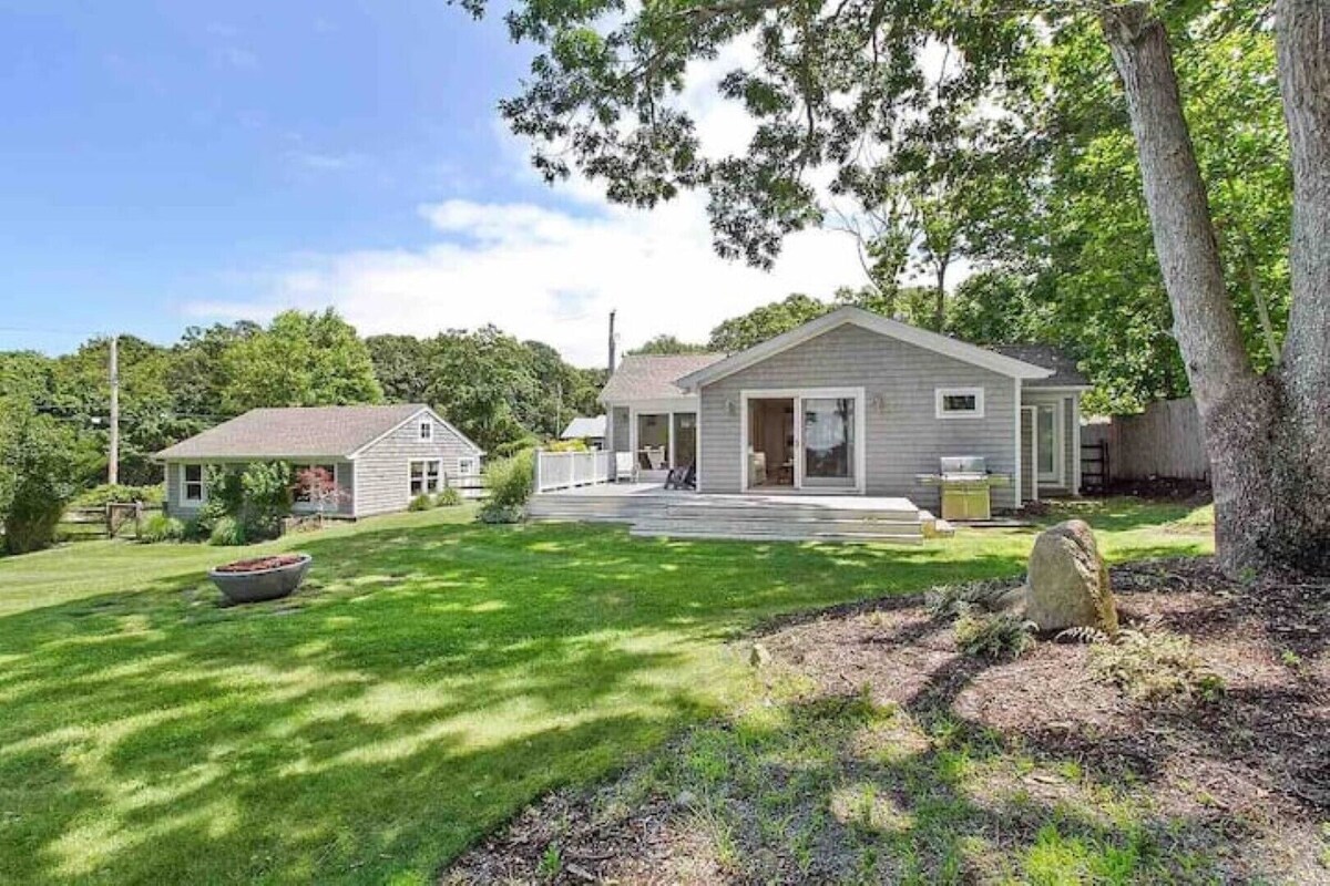 Sun filled 2-bedroom steps away from the beach