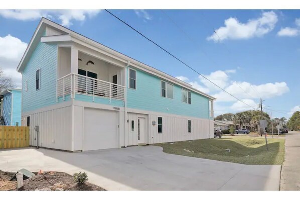 Welcome to Hip-Nautic! The BRAND NEW CONSTRUCTION in the heart of Carolina Beach