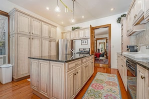 Kitchen area perfect for home cooking