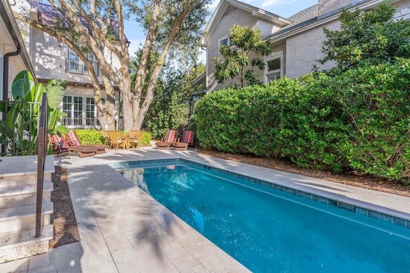 Generous size pool with an option to heat. Approximately, 9' X 25'