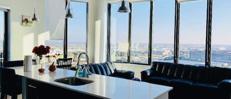 Living room with Med Center great View at 20th floor 