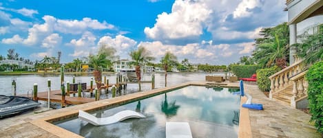 Pool/Lounge Area