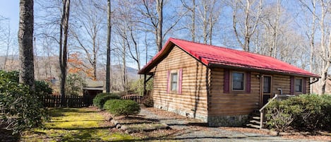 Mountain Muse is tucked away just minutes from Blowing Rock