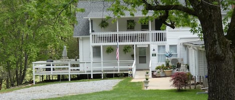 Entrance to Farmhouse Guest Quarters