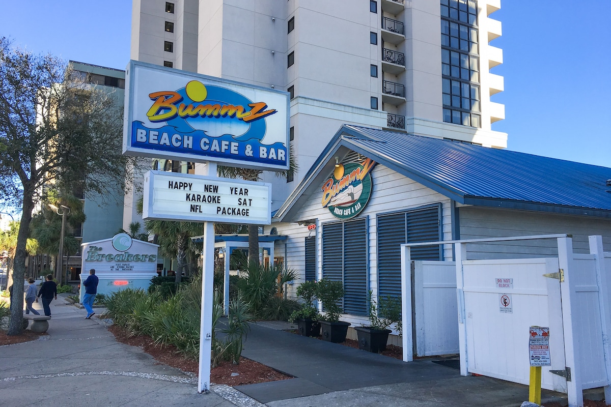 Cute Beach-View Condo with Pool & Game Room | Across the Street from Ocean