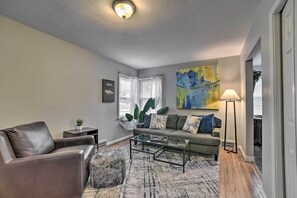 Living Room | Central A/C & Heating
