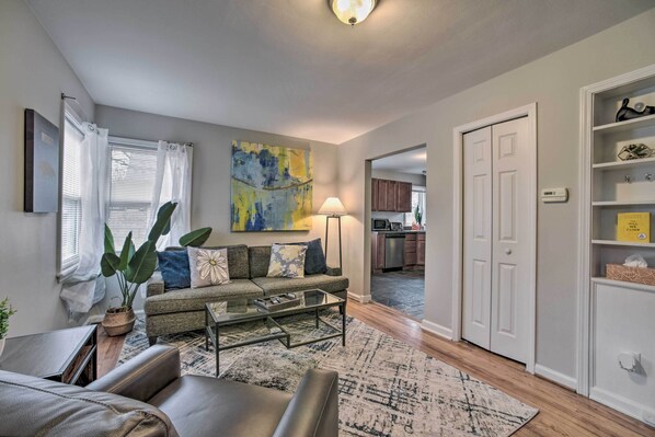 Ann Arbor Vacation Rental | 2BR | 1BA | 1,086 Sq Ft | 2 Steps to Access