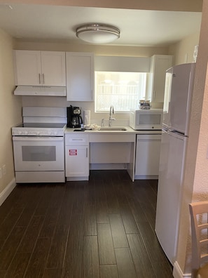 Full Kitchen