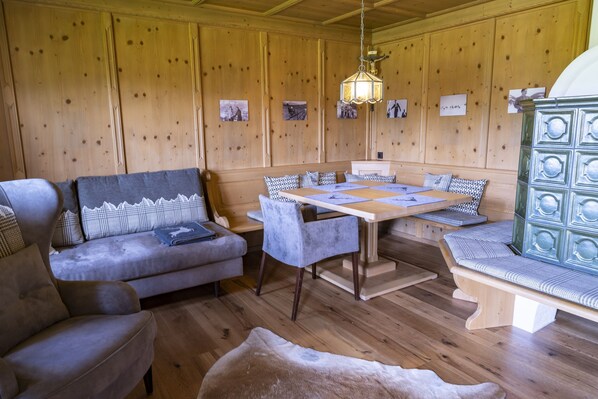 Ferienwohnung in Unterwirts Almhütte auf der Winklmoos-Alm-Ferienwohnung Wohnzimmer