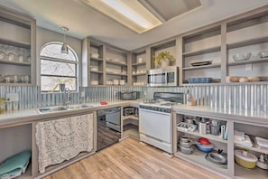 Kitchen | Microwave | Toaster | Toaster Oven | Drip Coffee Maker | Tea Kettle