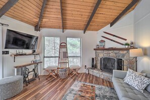 Living Room | Smart TV