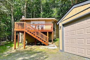 Cabin Exterior | Hilltop Location