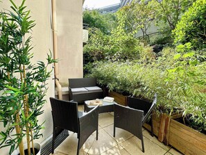 An outdoor breakfast terrace