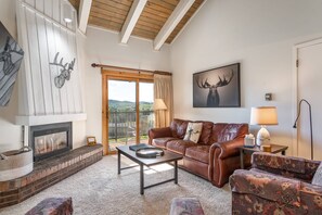 Comfortable living room to watch the game, read a good book or play games with the family in front of the fire.