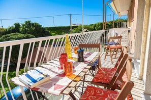 Balcony / Terrace / Patio