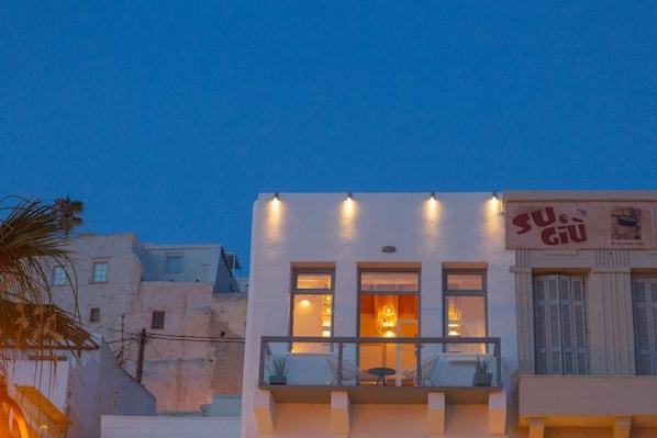 Front of property – evening/night