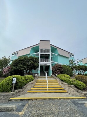 Entrance to the East Building