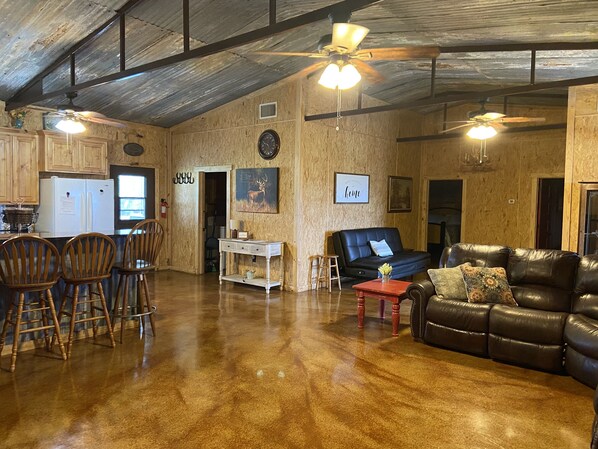 spacious open floor plan
