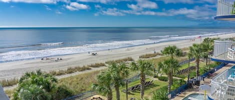 Beautiful Oceanfront 2 Bedroom Condo