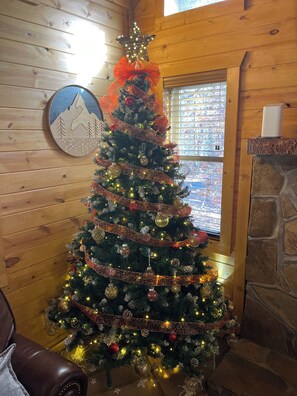 Enjoy Christmas this year in the Smokies at the Sugar Shack