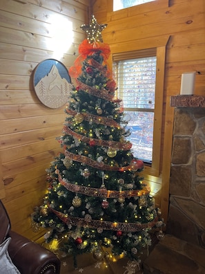 Enjoy Christmas this year in the Smokies at the Sugar Shack