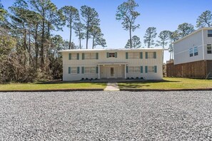 Welcome to Dauphin Island Condos Near the Beach!