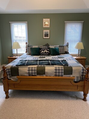 Bedroom 1 : King size bed master suite