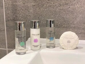 Bathroom amenities