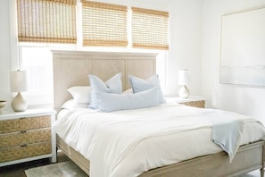 PRIMARY BEDROOM - Lux bedding, smart tv, large private suite.