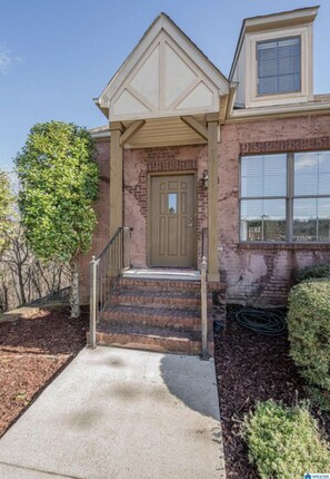 Drive way parking just feet from entrance to townhouse 