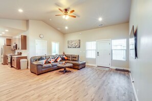 Living Room | Smart TV
