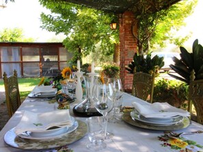 Outdoor dining