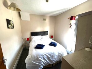 Flat 18 - Holiday Flats Double Bedroom