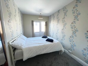 Flat 14 Holiday Apartment - Double Bedroom