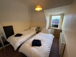 Flat 17 Holiday Apartment - Twin Bedroom