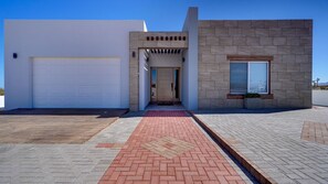 La ventana del mar El Dorado Ranch vacation pool home - front entrance