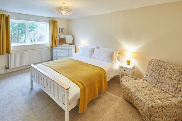 The Garden Flat, Scarborough - Host & Stay