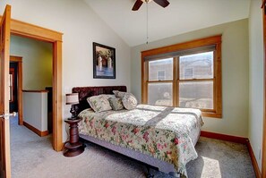 Bedroom 1 Upstairs - Queen