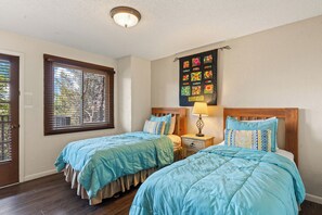 Third Bedroom / Two Twin Beds