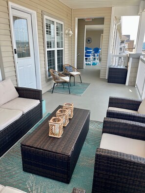Large front deck with views of boardwalk rides