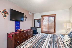 Primary Bedroom with 1 King Bed